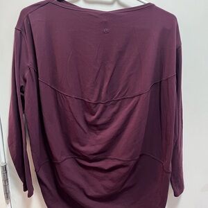 Women's lululemon burgundy Long Sleeve Top